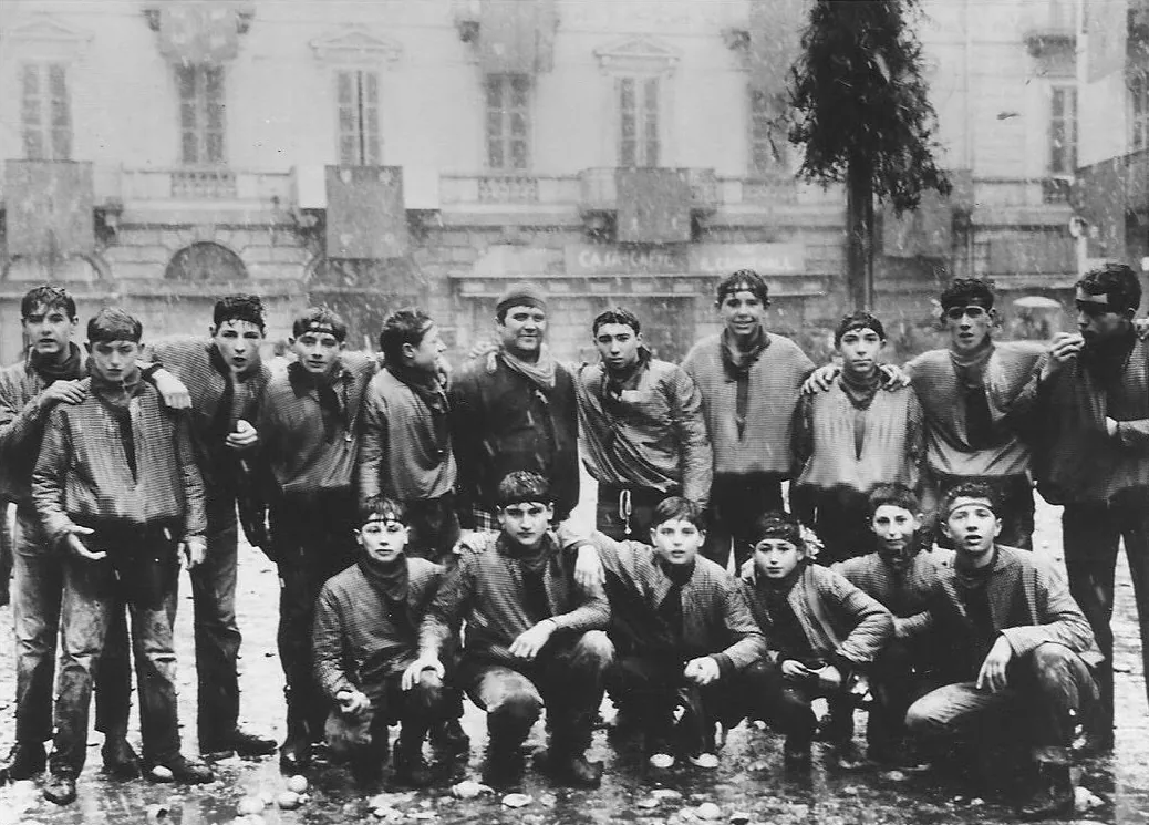 I fondatori degli Scacchi in piazza, in una foto in bianco e nero